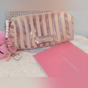 Adorable victoria secret bundle